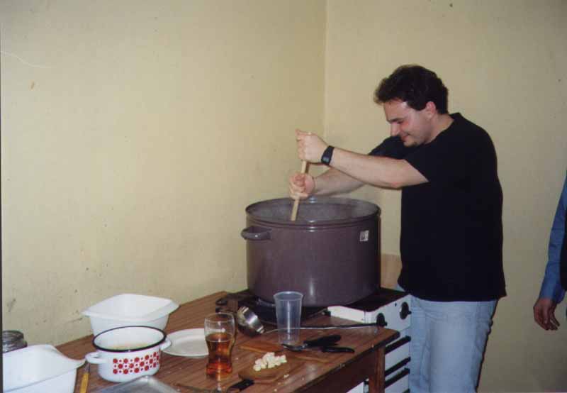 If picture is not shown here, it probably doesnot exist for this quality ... (choose another quality)