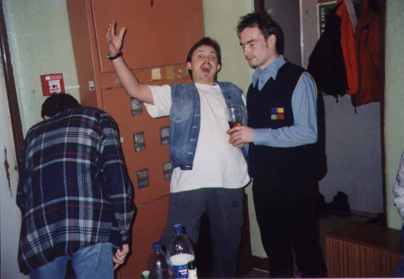 If picture is not shown here, it probably doesnot exist for this quality ... (choose another quality)