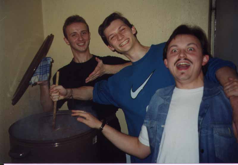 If picture is not shown here, it probably doesnot exist for this quality ... (choose another quality)