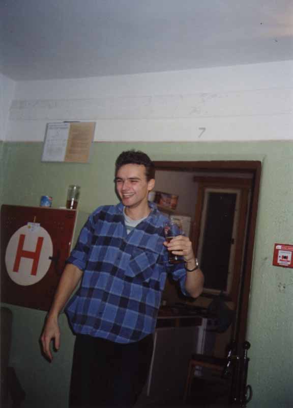 If picture is not shown here, it probably doesnot exist for this quality ... (choose another quality)