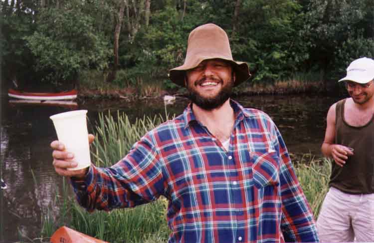 If picture is not shown here, it probably doesnot exist for this quality ... (choose another quality)