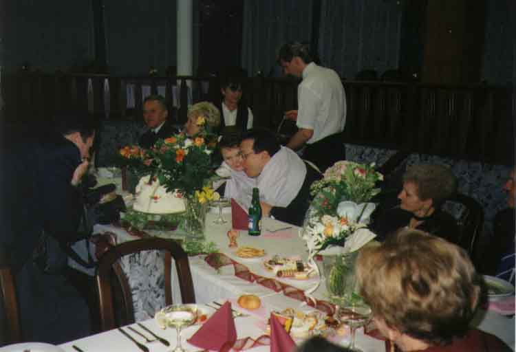 If picture is not shown here, it probably doesnot exist for this quality ... (choose another quality)