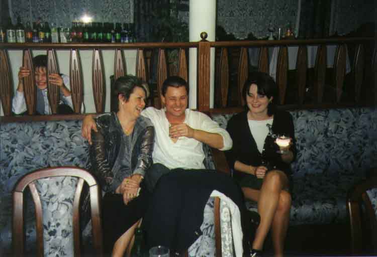 If picture is not shown here, it probably doesnot exist for this quality ... (choose another quality)