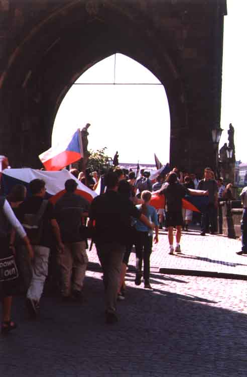 If picture is not shown here, it probably doesnot exist for this quality ... (choose another quality)