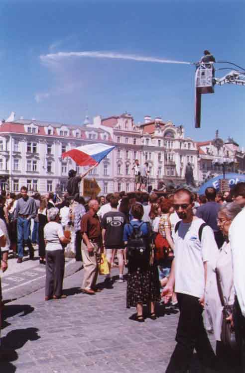 If picture is not shown here, it probably doesnot exist for this quality ... (choose another quality)