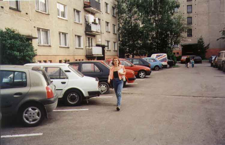 If picture is not shown here, it probably doesnot exist for this quality ... (choose another quality)