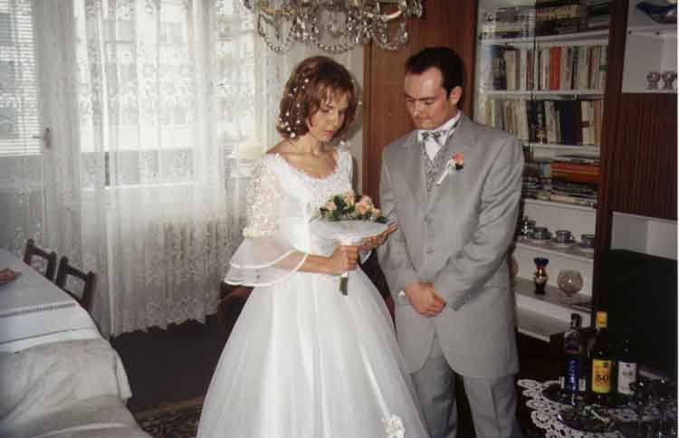 If picture is not shown here, it probably doesnot exist for this quality ... (choose another quality)