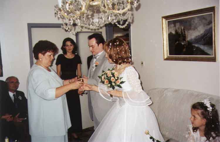 If picture is not shown here, it probably doesnot exist for this quality ... (choose another quality)