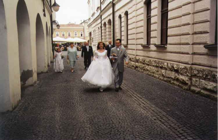 If picture is not shown here, it probably doesnot exist for this quality ... (choose another quality)