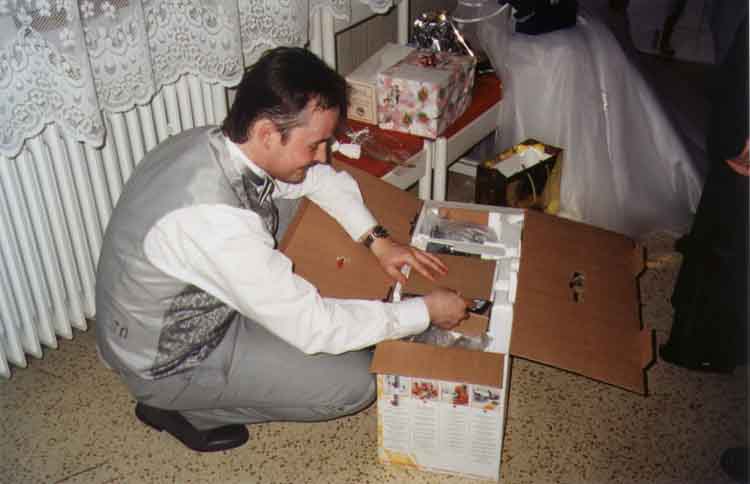 If picture is not shown here, it probably doesnot exist for this quality ... (choose another quality)