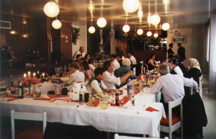 If picture is not shown here, it probably doesnot exist for this quality ... (choose another quality)