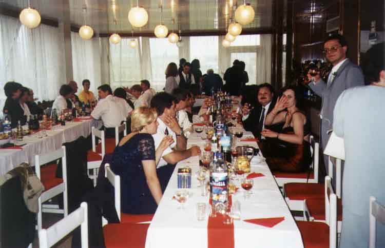 If picture is not shown here, it probably doesnot exist for this quality ... (choose another quality)