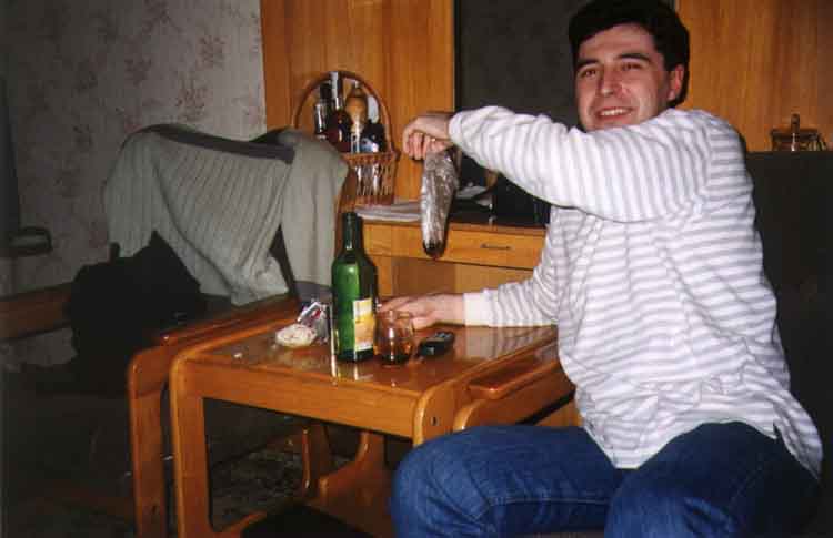 If picture is not shown here, it probably doesnot exist for this quality ... (choose another quality)