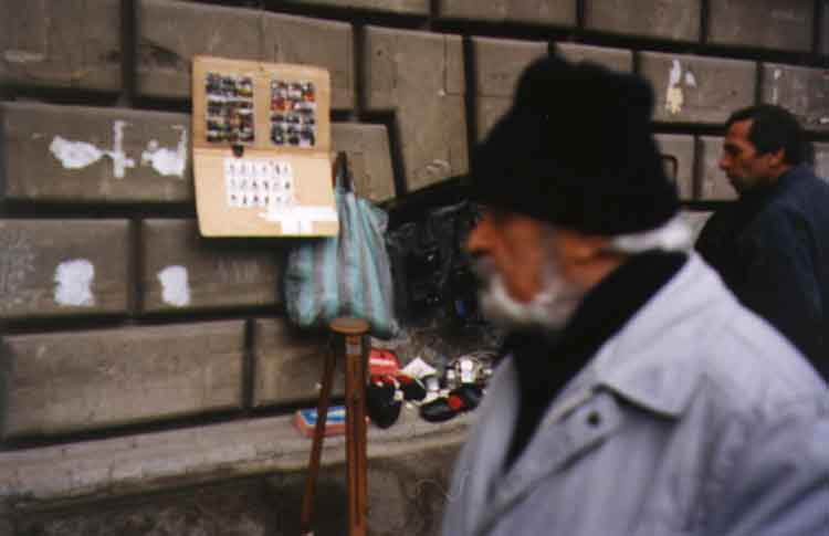 If picture is not shown here, it probably doesnot exist for this quality ... (choose another quality)