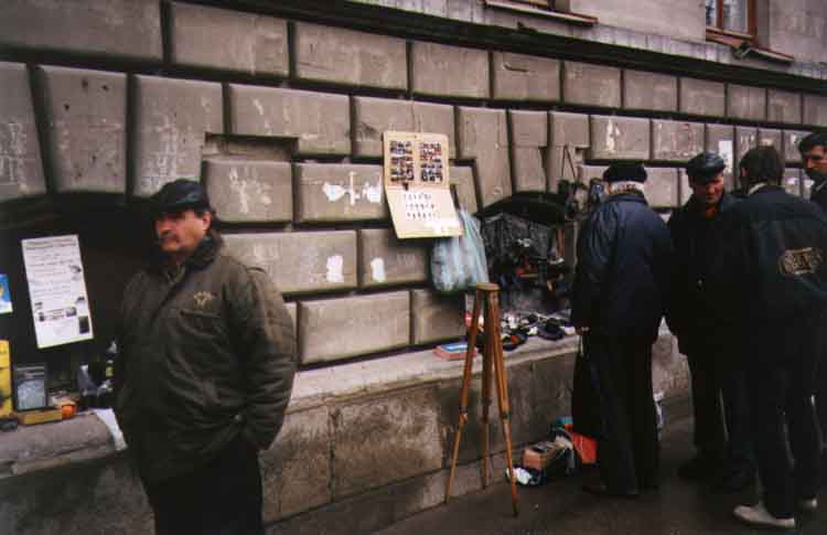 If picture is not shown here, it probably doesnot exist for this quality ... (choose another quality)