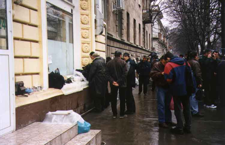 If picture is not shown here, it probably doesnot exist for this quality ... (choose another quality)