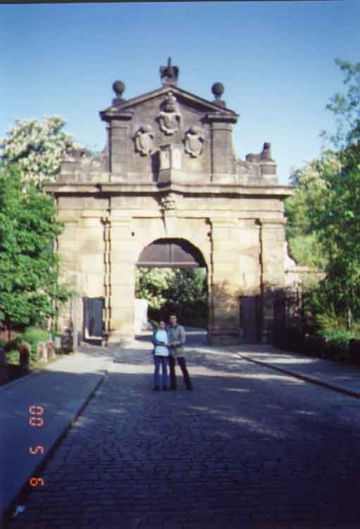 If picture is not shown here, it probably doesnot exist for this quality ... (choose another quality)