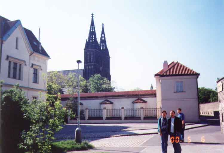 If picture is not shown here, it probably doesnot exist for this quality ... (choose another quality)