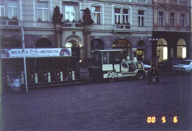 If picture is not shown here, it probably doesnot exist for this quality ... (choose another quality)