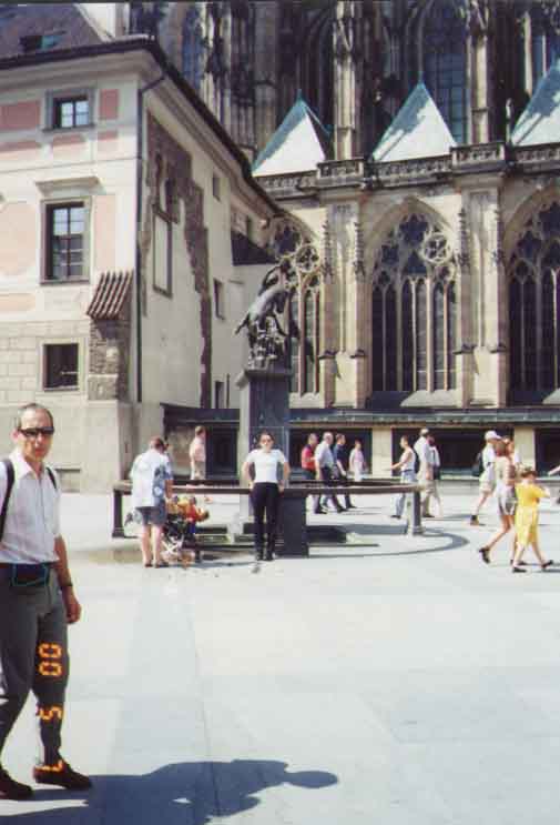 If picture is not shown here, it probably doesnot exist for this quality ... (choose another quality)