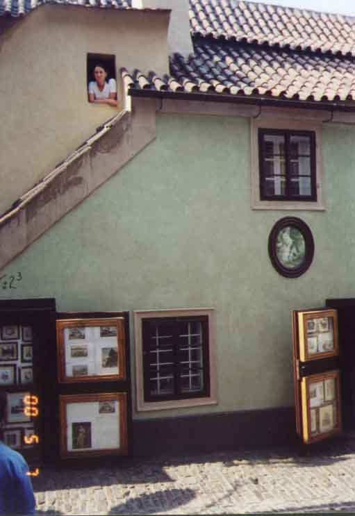 If picture is not shown here, it probably doesnot exist for this quality ... (choose another quality)