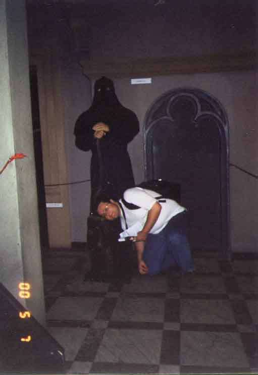 If picture is not shown here, it probably doesnot exist for this quality ... (choose another quality)