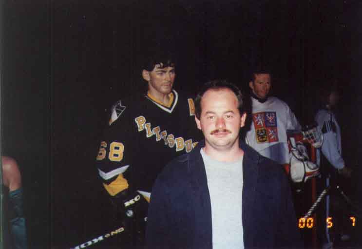 If picture is not shown here, it probably doesnot exist for this quality ... (choose another quality)