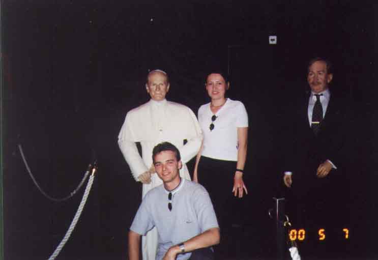 If picture is not shown here, it probably doesnot exist for this quality ... (choose another quality)