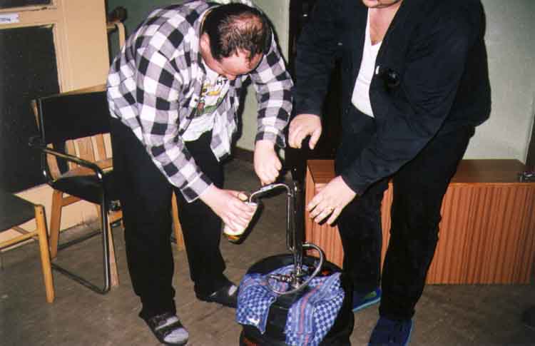 If picture is not shown here, it probably doesnot exist for this quality ... (choose another quality)