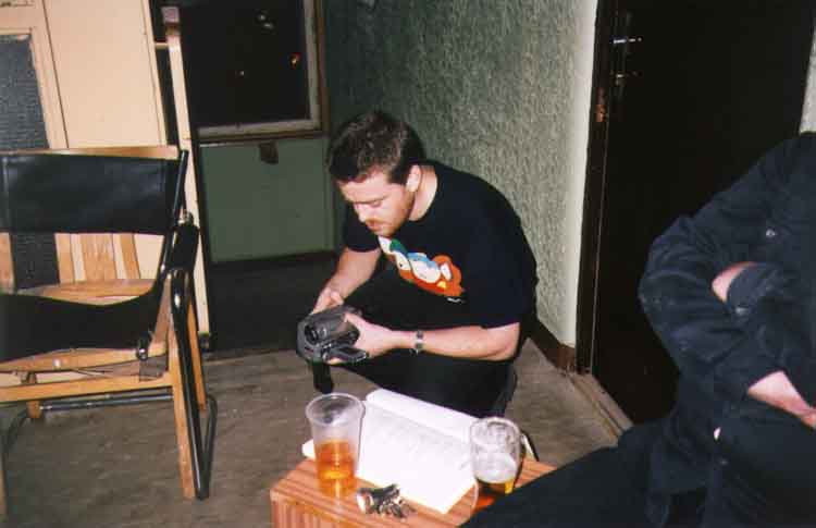 If picture is not shown here, it probably doesnot exist for this quality ... (choose another quality)