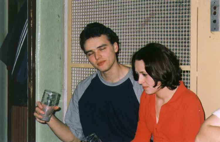 If picture is not shown here, it probably doesnot exist for this quality ... (choose another quality)