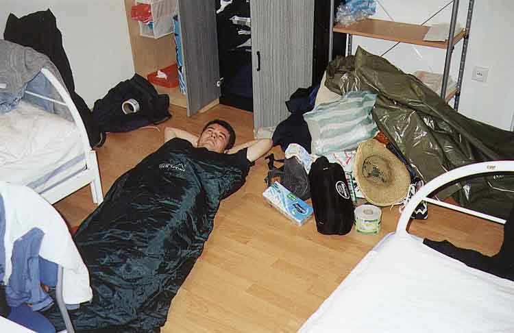 If picture is not shown here, it probably doesnot exist for this quality ... (choose another quality)