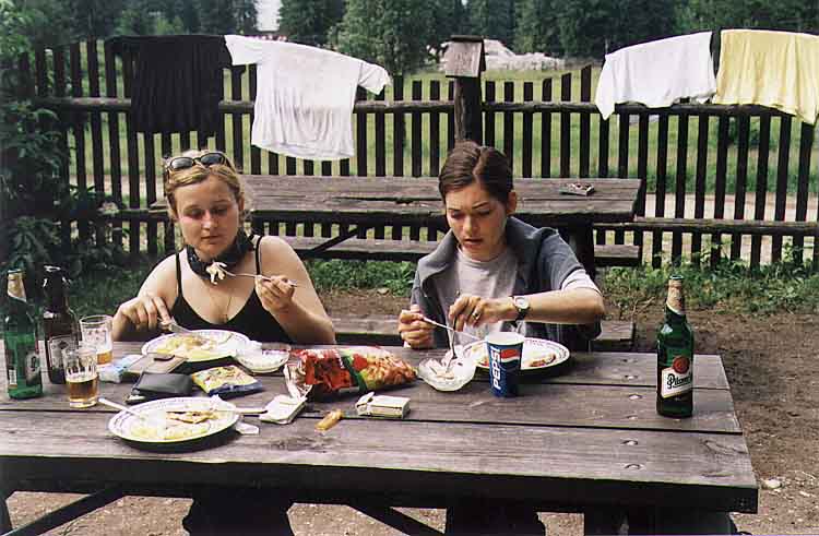 If picture is not shown here, it probably doesnot exist for this quality ... (choose another quality)