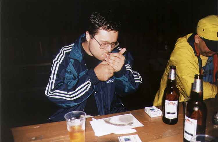 If picture is not shown here, it probably doesnot exist for this quality ... (choose another quality)