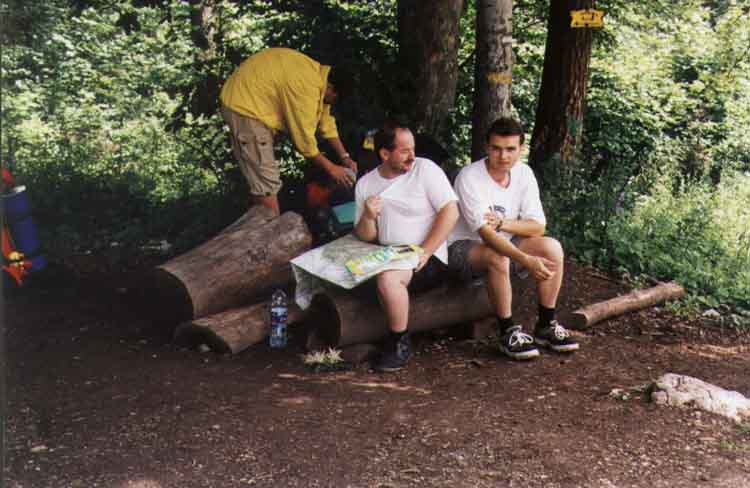 If picture is not shown here, it probably doesnot exist for this quality ... (choose another quality)