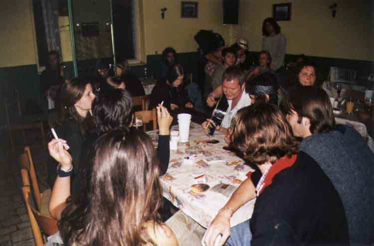 If picture is not shown here, it probably doesnot exist for this quality ... (choose another quality)