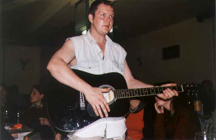 If picture is not shown here, it probably doesnot exist for this quality ... (choose another quality)