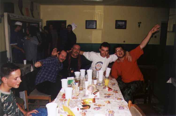 If picture is not shown here, it probably doesnot exist for this quality ... (choose another quality)