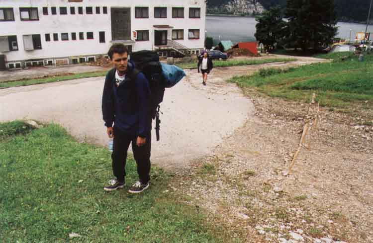 If picture is not shown here, it probably doesnot exist for this quality ... (choose another quality)