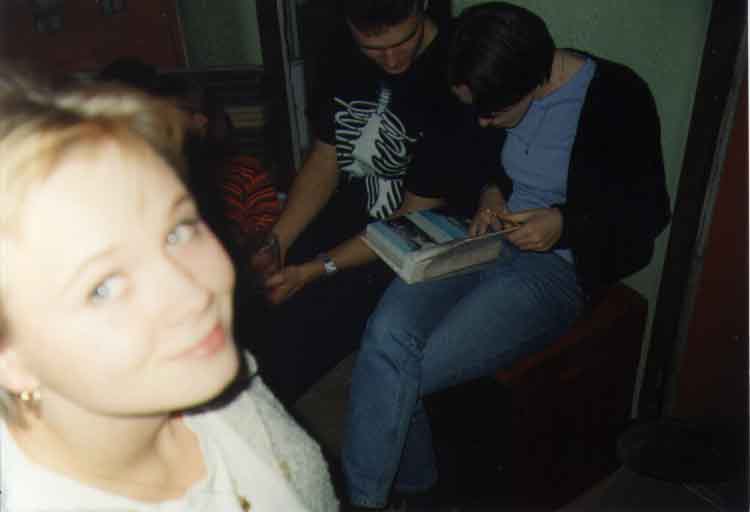 If picture is not shown here, it probably doesnot exist for this quality ... (choose another quality)