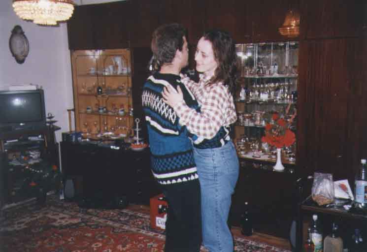 If picture is not shown here, it probably doesnot exist for this quality ... (choose another quality)