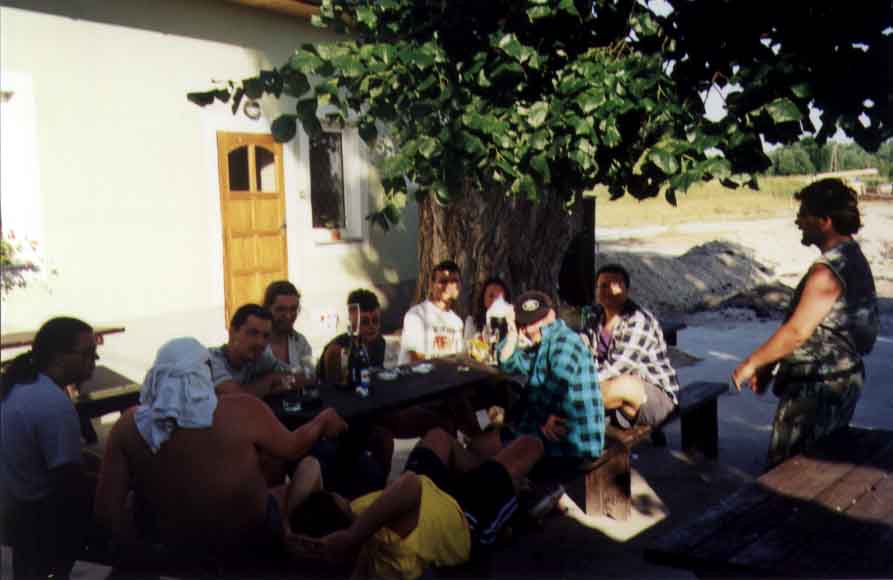 If picture is not shown here, it probably doesnot exist for this quality ... (choose another quality)