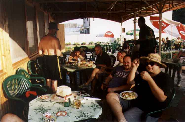 If picture is not shown here, it probably doesnot exist for this quality ... (choose another quality)