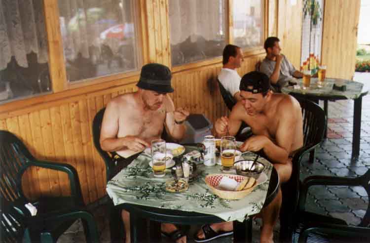 If picture is not shown here, it probably doesnot exist for this quality ... (choose another quality)