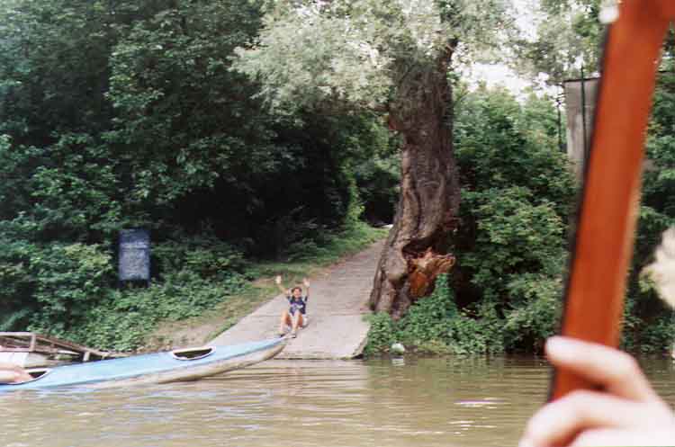 If picture is not shown here, it probably doesnot exist for this quality ... (choose another quality)