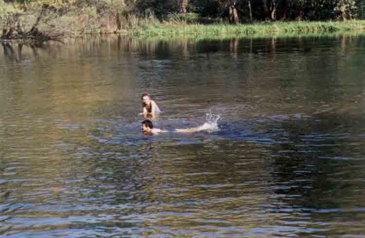 If picture is not shown here, it probably doesnot exist for this quality ... (choose another quality)