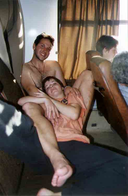 If picture is not shown here, it probably doesnot exist for this quality ... (choose another quality)