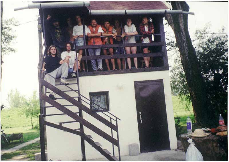 If picture is not shown here, it probably doesnot exist for this quality ... (choose another quality)