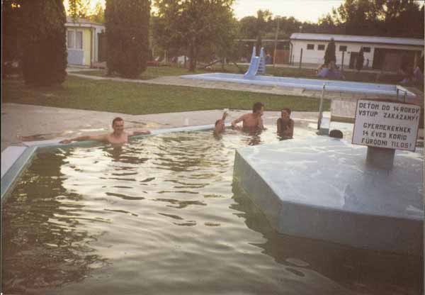 If picture is not shown here, it probably doesnot exist for this quality ... (choose another quality)