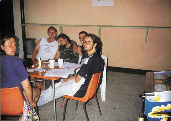 If picture is not shown here, it probably doesnot exist for this quality ... (choose another quality)